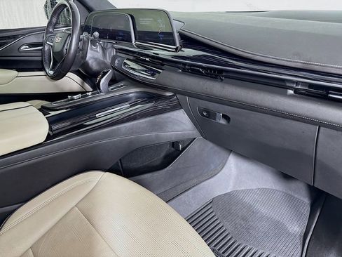 Used 2021 Cadillac Escalade ESV Sport w/ Driver Assist Tech Package image 28