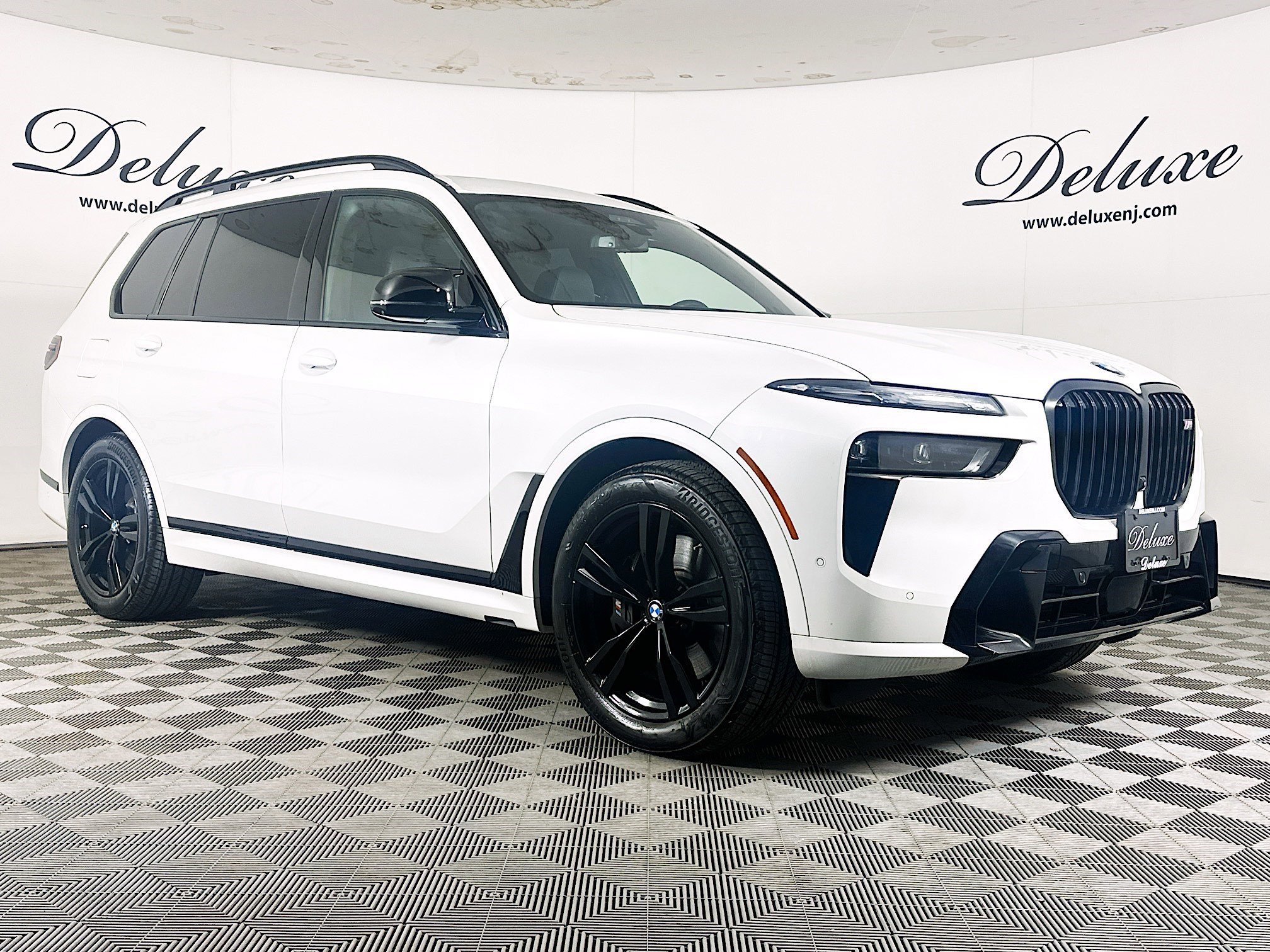 Used 2024 BMW X7 M60i w/ Executive Package AWD/4WD image 1