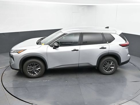 Used 2024 Nissan Rogue S FWD image 39