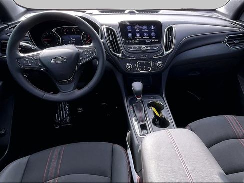 Used 2024 Chevrolet Equinox RS FWD image 15