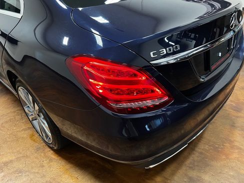 Used 2018 Mercedes-Benz C 300 4MATIC Sedan image 42