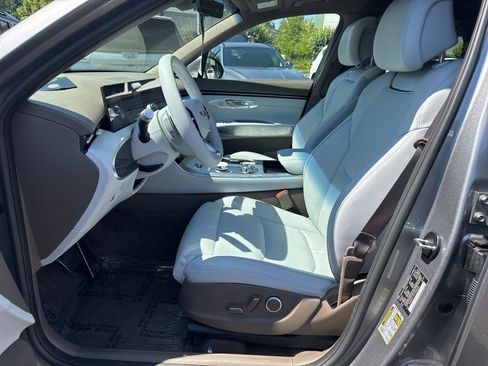 New 2026 Genesis Electrified GV70 image 19