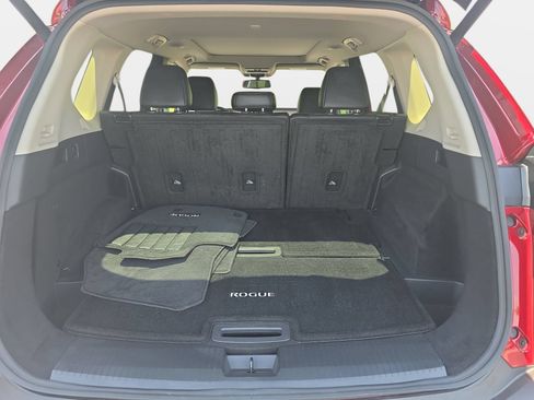 Used 2023 Nissan Rogue Platinum FWD image 12