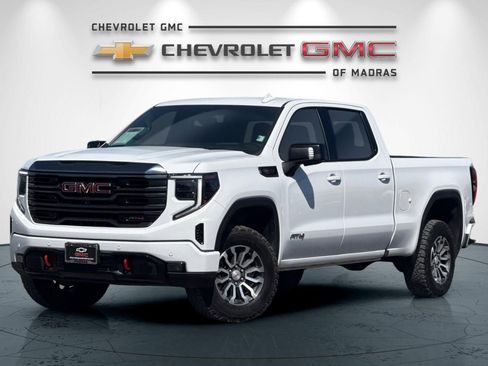 Used 2023 GMC Sierra 1500 AT4 w/ Technology Package AWD/4WD image 7