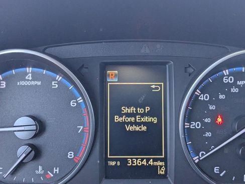 Used 2018 Toyota RAV4 XLE image 29