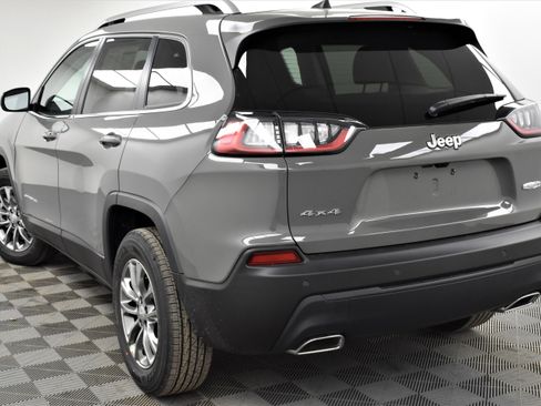Used 2021 Jeep Cherokee Latitude Lux w/ Comfort/Convenience Group image 5