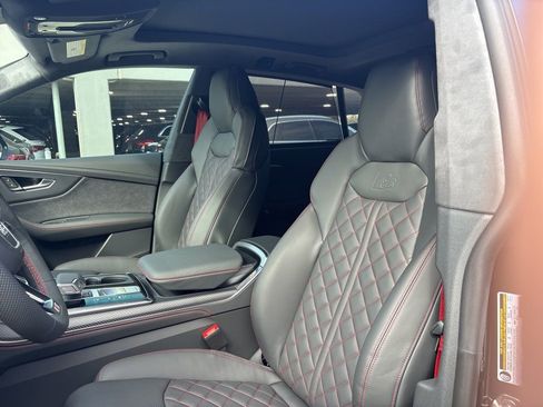 New 2026 Audi SQ8 Prestige image 13