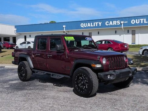 Used 2022 Jeep Gladiator Sport AWD/4WD image 2