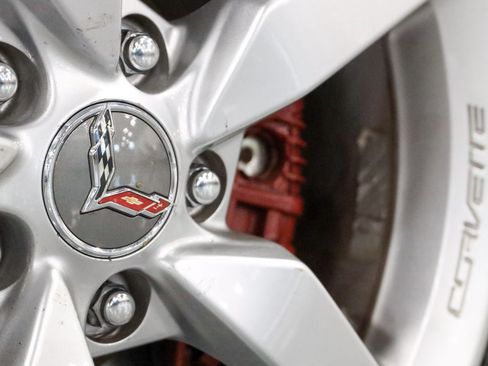 Used 1996 Chevrolet Corvette Convertible RWD image 10