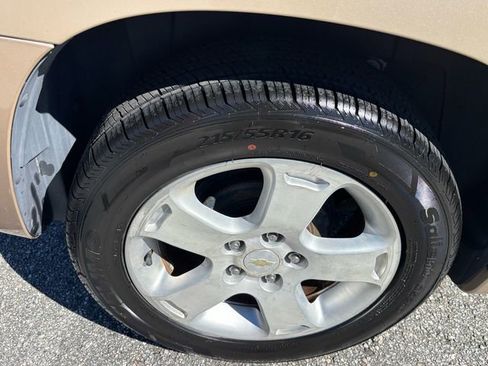 Used 2006 Chevrolet HHR LT image 16
