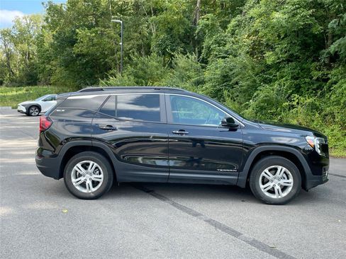 Used 2024 GMC Terrain SLE w/ Driver Convenience Package AWD/4WD image 6
