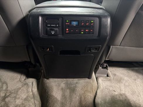 Used 2011 Toyota Sequoia Limited AWD/4WD image 36