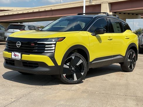 New 2026 Nissan Kicks SR image 2