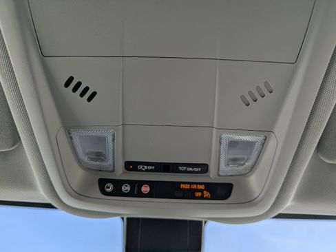 Certified 2022 Chevrolet Equinox LS w/ LPO, Floor Liner Package AWD/4WD image 26