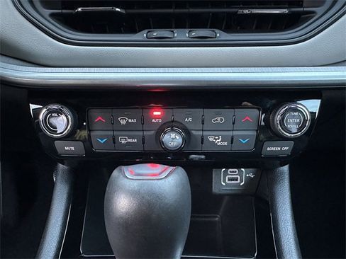 Used 2024 Jeep Compass Limited image 24