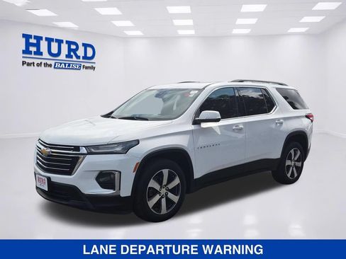 Used 2023 Chevrolet Traverse LT w/ LT Premium Package AWD/4WD image 8