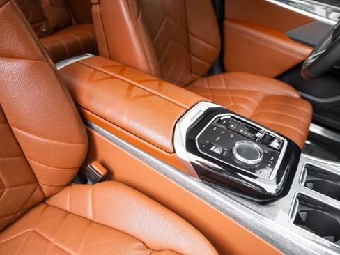 Used 2023 BMW 740i w/ Luxury Rear Seating Package RWD image 33
