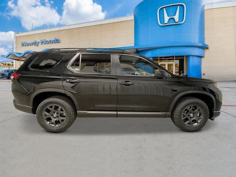 New 2026 Honda Pilot TrailSport image 8