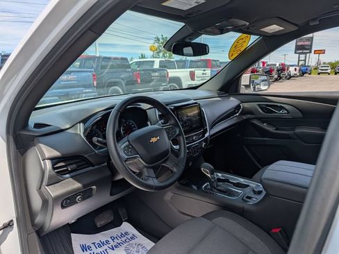 Used 2023 Chevrolet Traverse LT AWD/4WD image 3