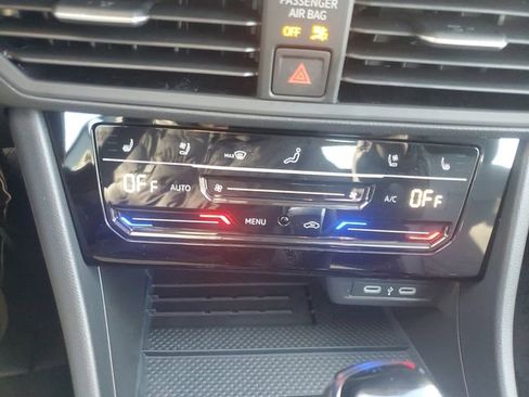 New 2026 Volkswagen Jetta SEL image 33