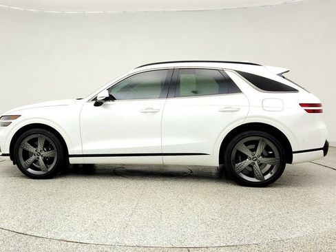 Used 2025 Genesis GV70 3.5T Sport w/ Sport Prestige Package AWD/4WD image 8