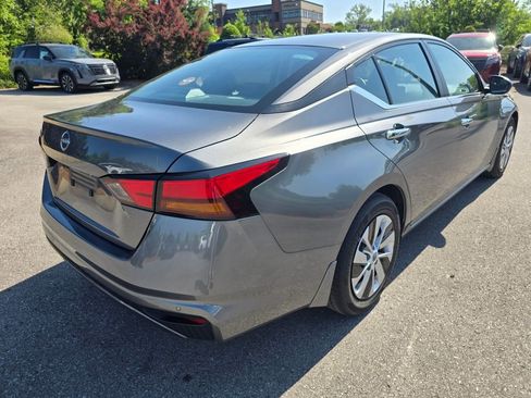 Used 2024 Nissan Altima 2.5 S FWD image 8