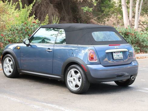 Used 2009 MINI Cooper Convertible FWD image 9
