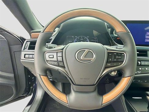 New 2025 Lexus ES 350 Ultra Luxury image 39