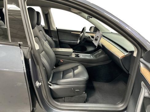 Certified 2023 Tesla Model Y Long Range AWD/4WD image 13