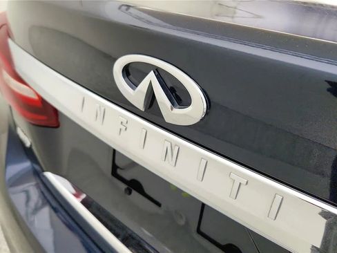 Used 2016 INFINITI Q70 L 3.7 AWD/4WD image 16