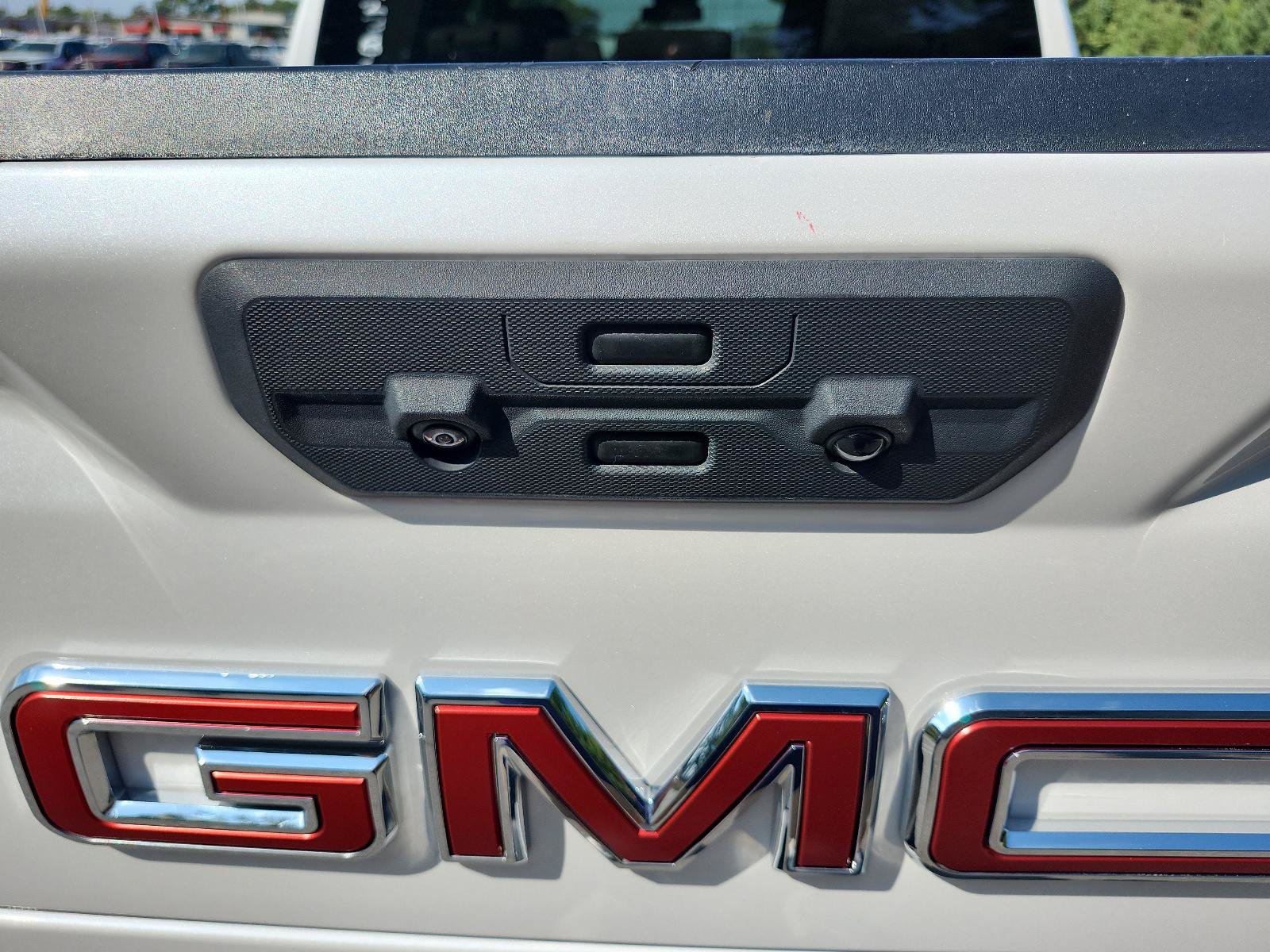 Used 2023 GMC Sierra 1500 SLT w/ SLT Premium Package AWD/4WD image 12