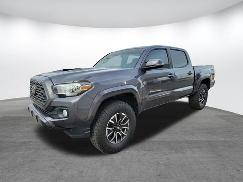 Used 2020 Toyota Tacoma TRD Sport image 3