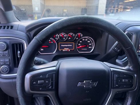 Used 2022 Chevrolet Silverado 1500 LT Trail Boss w/ LT Trail Boss Premium Package AWD/4WD image 5