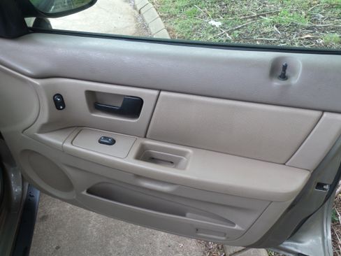 Used 2006 Ford Taurus SE FWD image 28