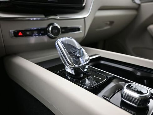 New 2026 Volvo XC60 B5 Ultra w/ Protection Package Premier image 12