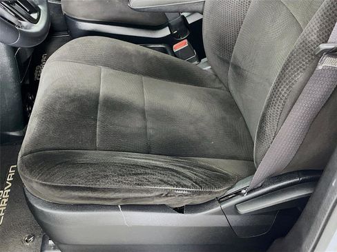 Used 2014 Dodge Grand Caravan SE image 22