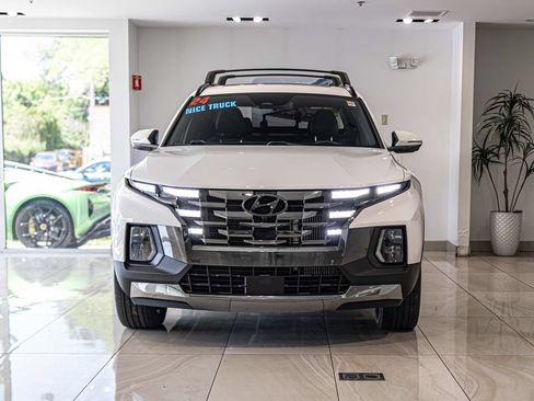 Used 2024 Hyundai Santa Cruz Limited AWD/4WD image 2