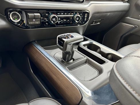 Used 2024 Chevrolet Silverado 1500 High Country w/ Technology Package image 27