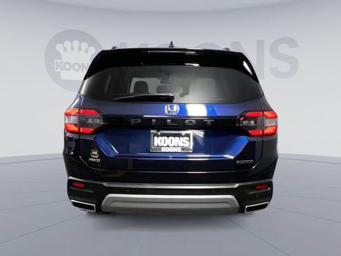 Used 2025 Honda Pilot Touring image 10