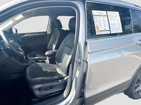 Used 2023 Volkswagen Tiguan SE FWD image 23