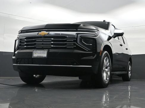 Used 2026 Chevrolet Suburban Premier AWD/4WD image 36
