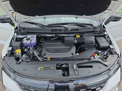 New 2027 Chrysler Pacifica Select AWD/4WD image 33