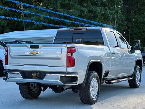 Used 2022 Chevrolet Silverado 2500 LT w/ Convenience Package AWD/4WD image 7