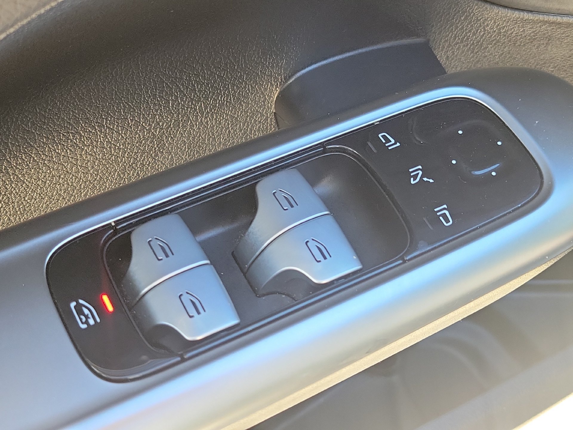 Used 2023 Mercedes-Benz C 300 Sedan image 19