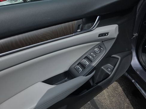 Certified 2018 Honda Accord EX-L image 21