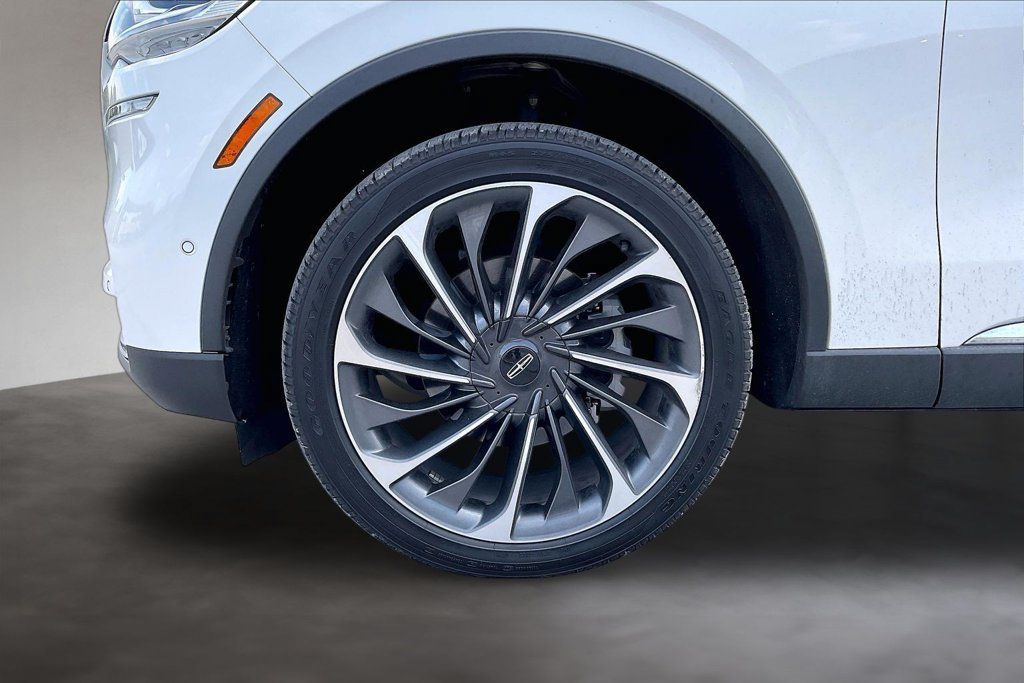 Used 2023 Lincoln Aviator Reserve w/ Equipment Group 201A AWD/4WD image 29