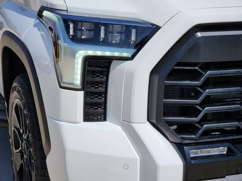 Certified 2025 Toyota Tundra Limited AWD/4WD image 9