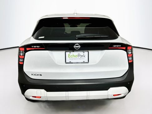 Used 2025 Nissan Kicks S FWD image 7