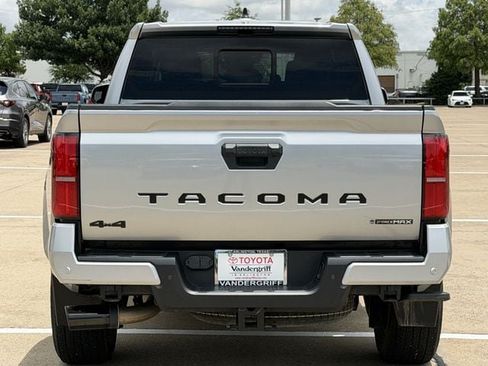 Used 2024 Toyota Tacoma TRD Sport w/ TRD Sport Upgrade Package AWD/4WD image 5