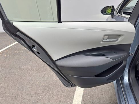 Used 2020 Toyota Corolla LE FWD image 38